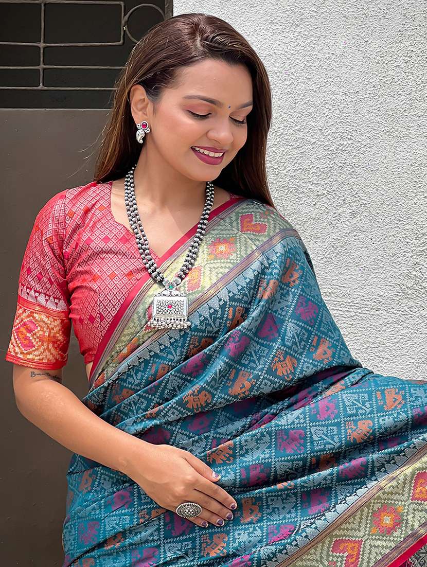 women self design patola saree with blouse - 22571103 -  Standard Image - 1