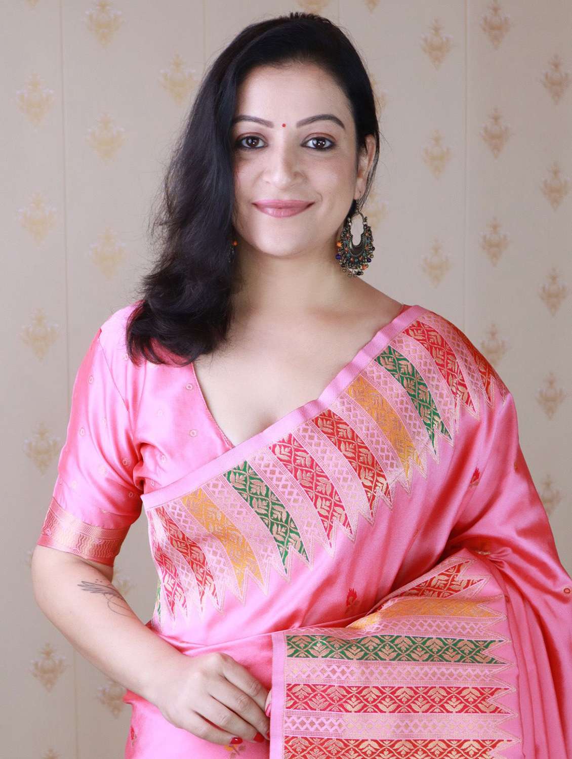 women self design banarasi saree with blouse - 22571213 -  Standard Image - 1