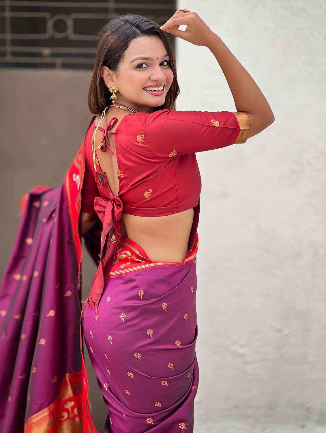 women self design paithani saree with blouse - 22571250 -  Standard Image - 4