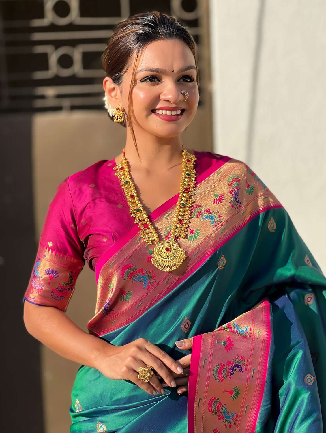 women self design paithani saree with blouse - 22571285 -  Standard Image - 1