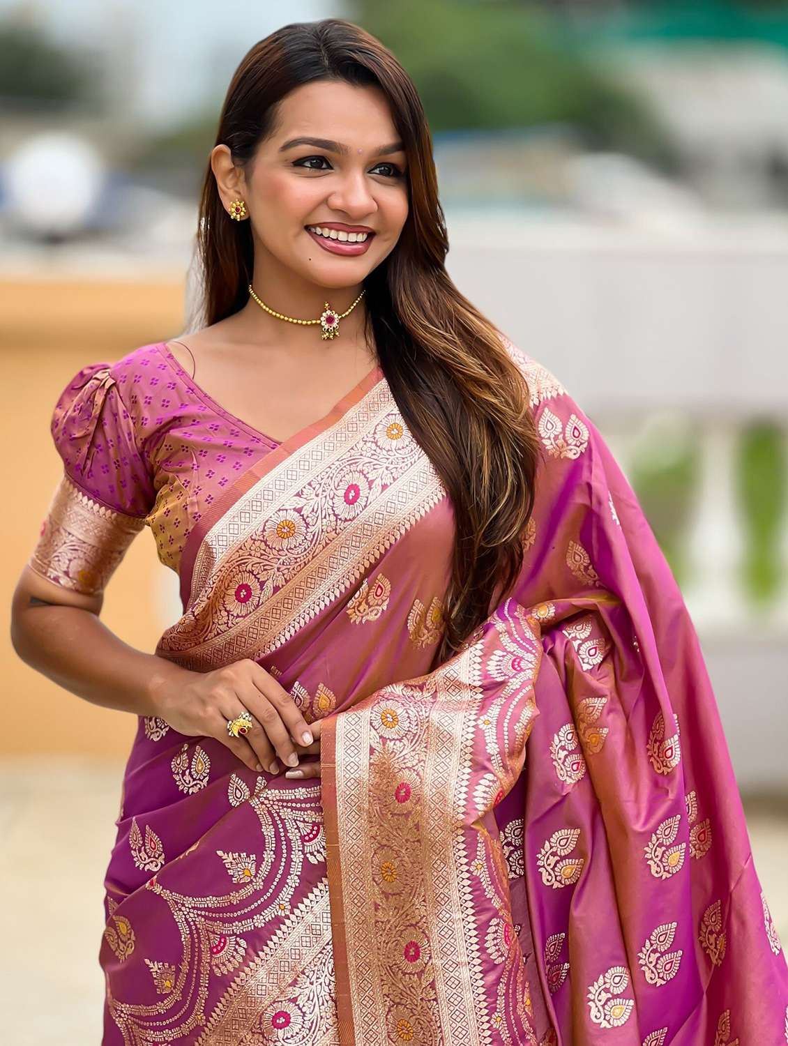 women self design banarasi saree with blouse - 22571353 -  Standard Image - 1
