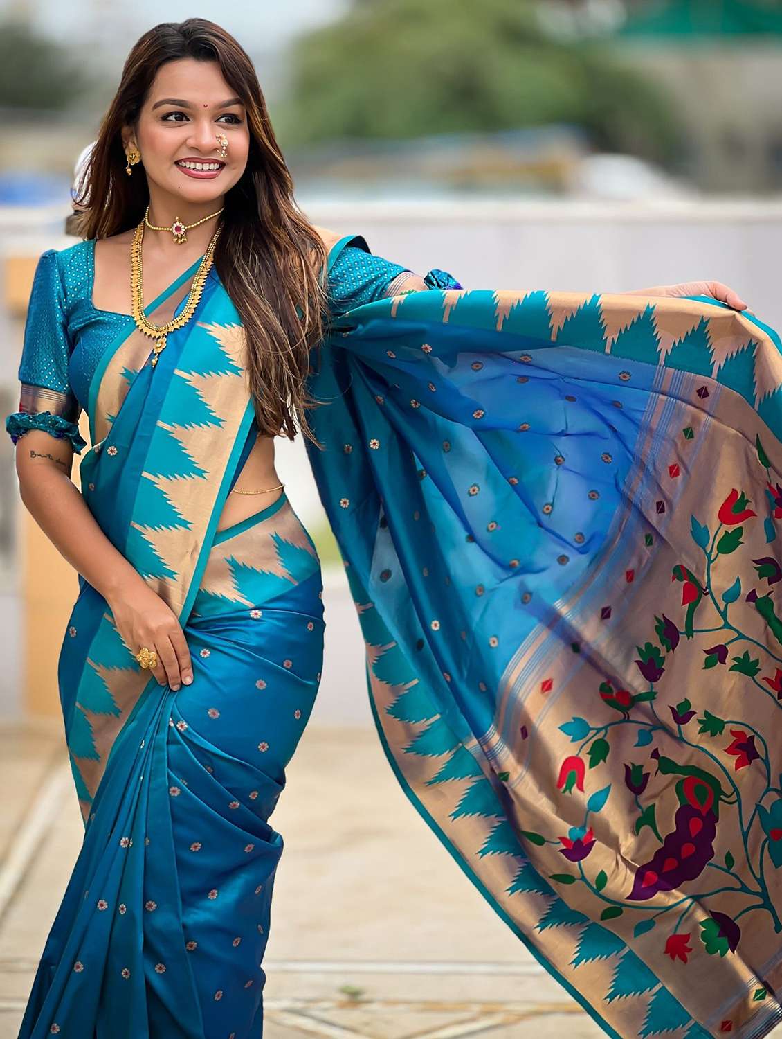 women self design paithani saree with blouse - 22571371 -  Standard Image - 4