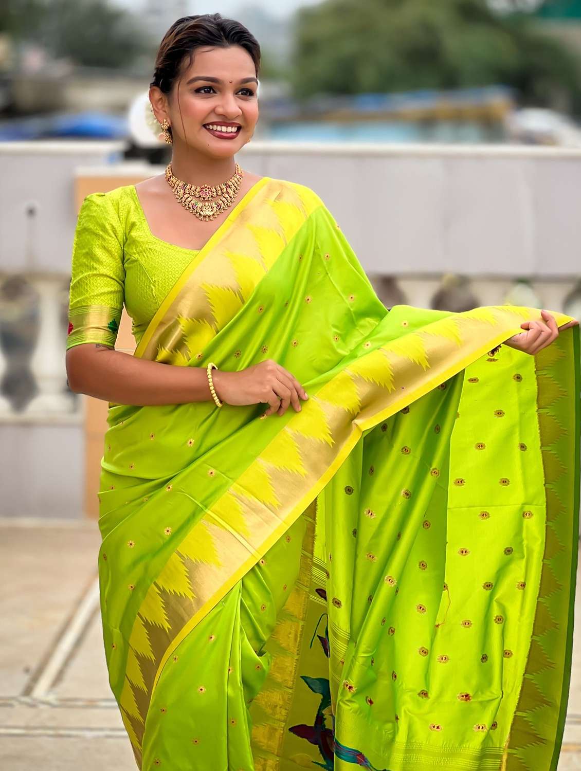 women self design paithani saree with blouse - 22571374 -  Standard Image - 4
