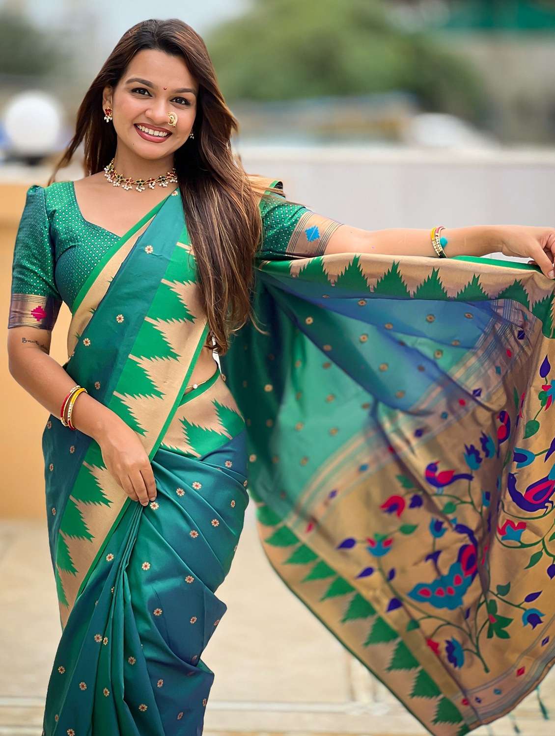 women self design paithani saree with blouse - 22571375 -  Standard Image - 4