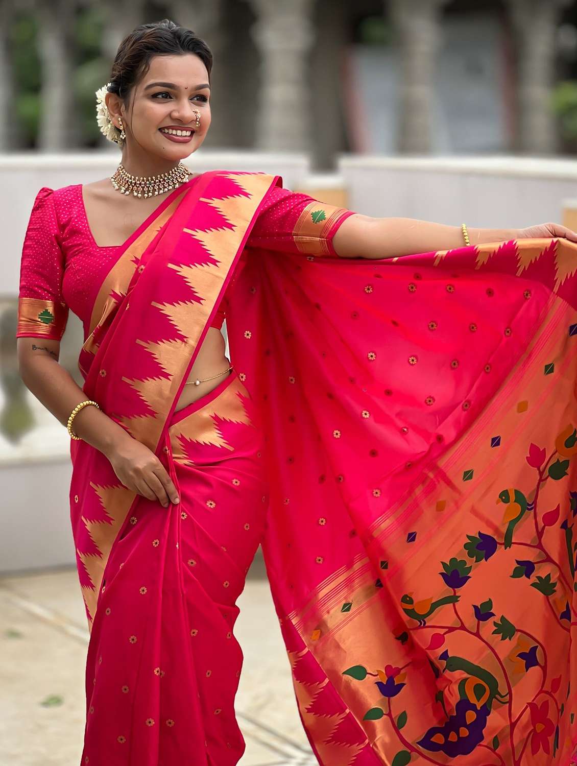 women self design paithani saree with blouse - 22571376 -  Standard Image - 4