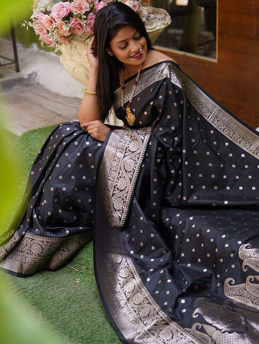 women self design banarasi saree with blouse - 22571628 -  Standard Image - 4