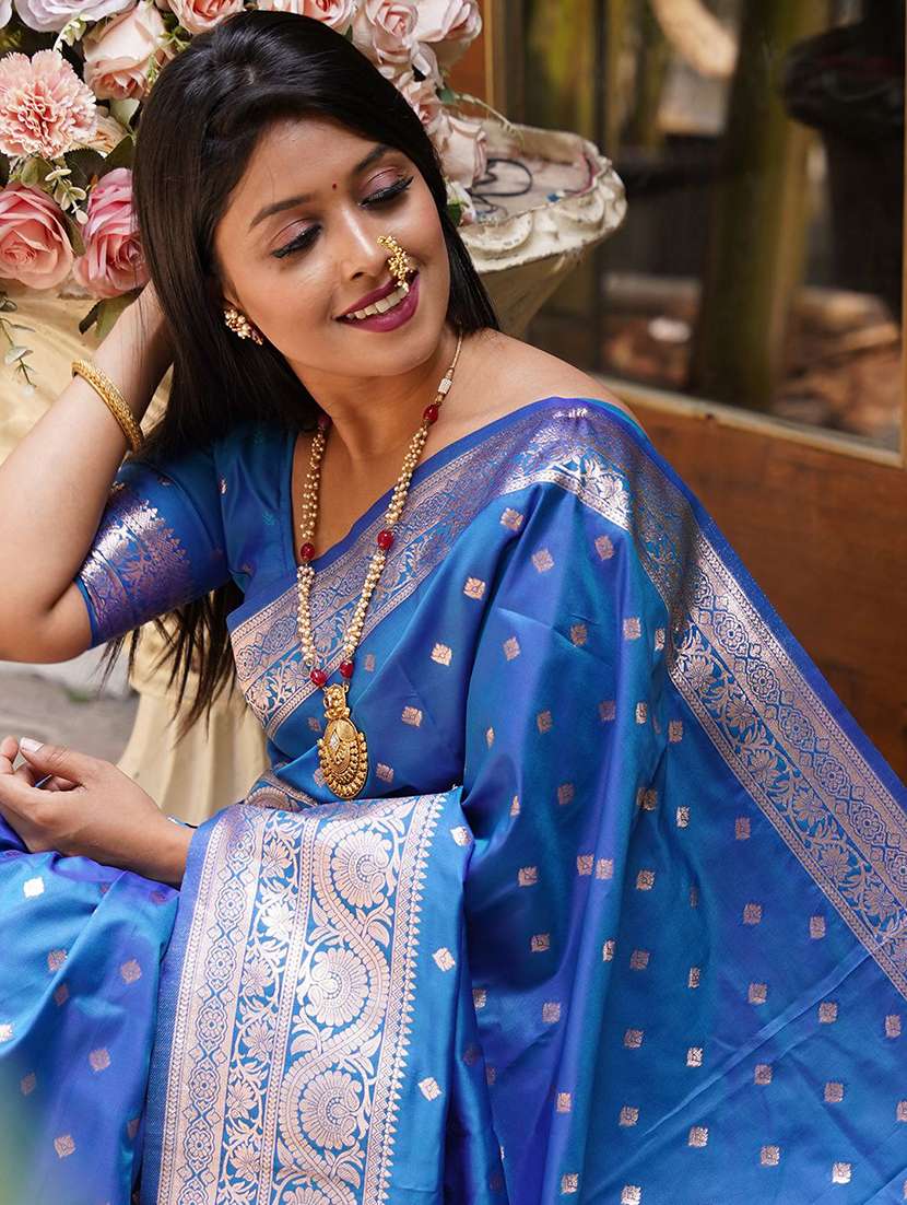 Women Self Design Banarasi Saree With Blouse - 22571633 -  Standard Image - 1
