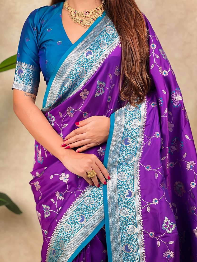 women self design banarasi saree with blouse - 22571659 -  Standard Image - 4