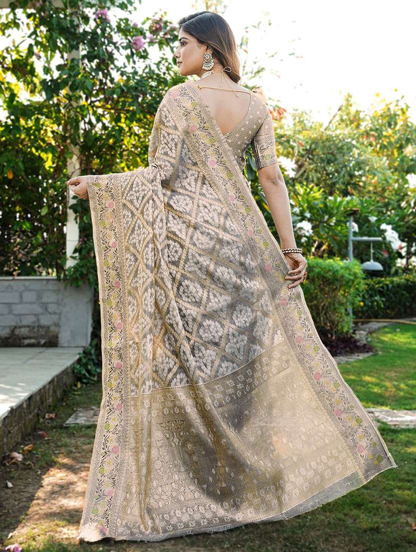 women self design patola saree with blouse - 22571733 -  Standard Image - 4