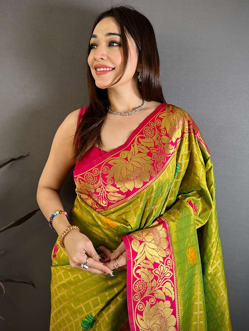 Women Self Design Paithani Saree With Blouse - 22571972 -  Standard Image - 1