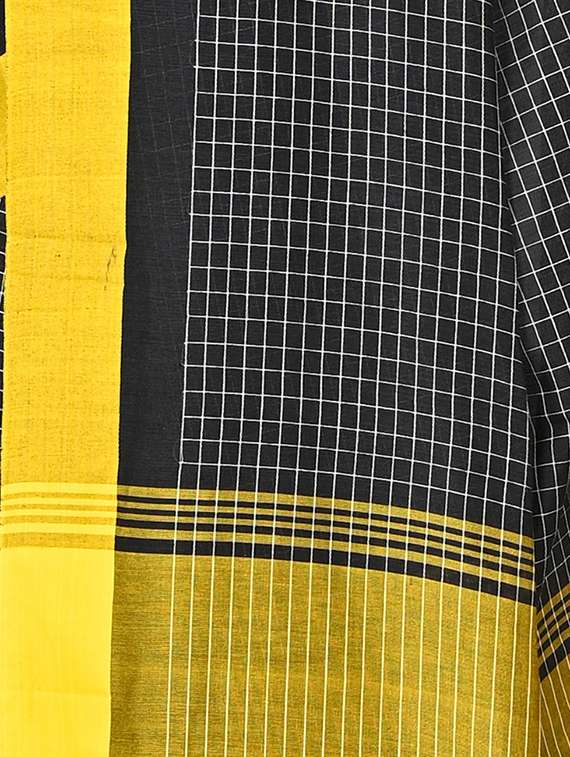women checkered handloom saree with blouse - 22572077 -  Standard Image - 1