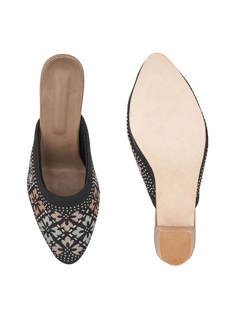 Women Printed Slip On Sandal - 22572090 -  Standard Image - 4