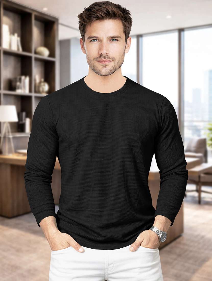 men textured round neck regular fit t-shirt