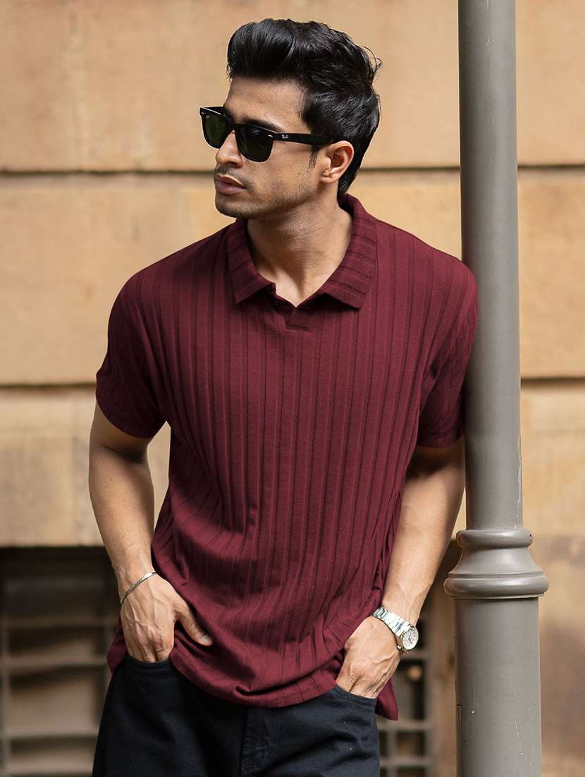 men textured short sleeves polo t-shirt