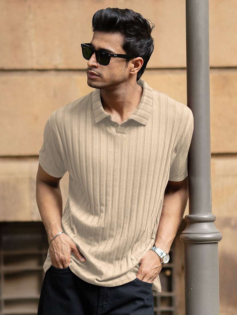 men textured short sleeves polo t-shirt