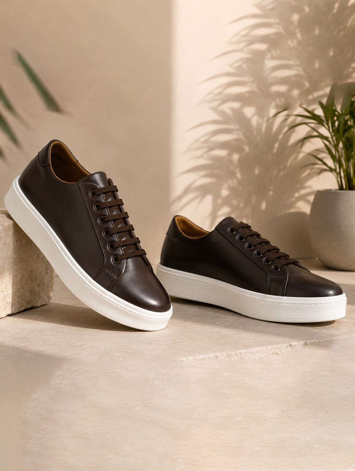 men solid lace up sneakers