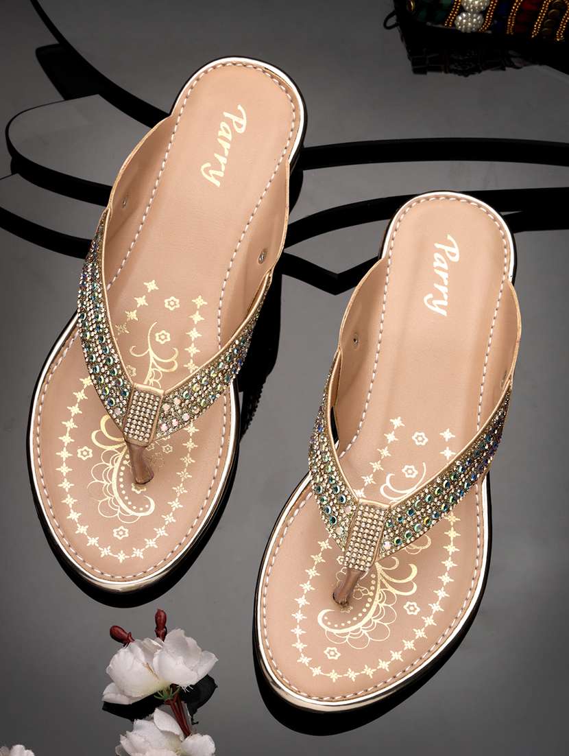 women embellished toe separator flats