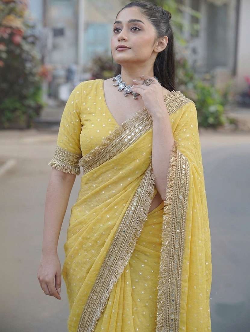 women self design bordered saree with blouse - 22576853 -  Standard Image - 1