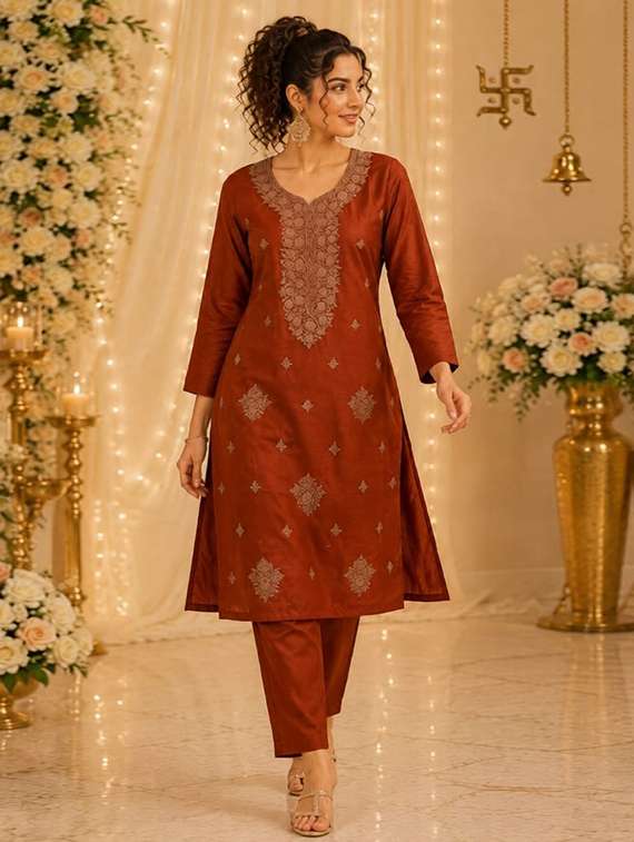 women embroidered three quarter sleeves kurta pant set
