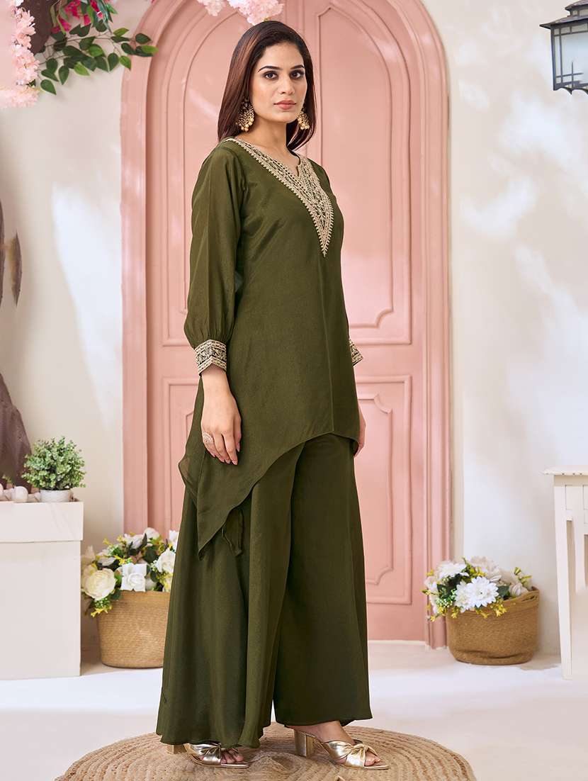 women embroidered long sleeves kurta palazzo set - 22577433 -  Standard Image - 4