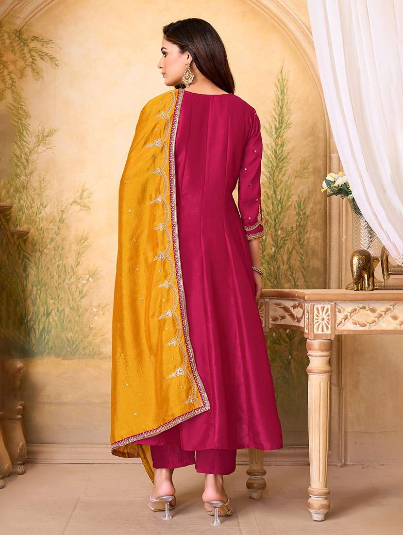 women embroidered three quarter sleeves kurta pant set with dupatta - 22577442 -  Standard Image - 4