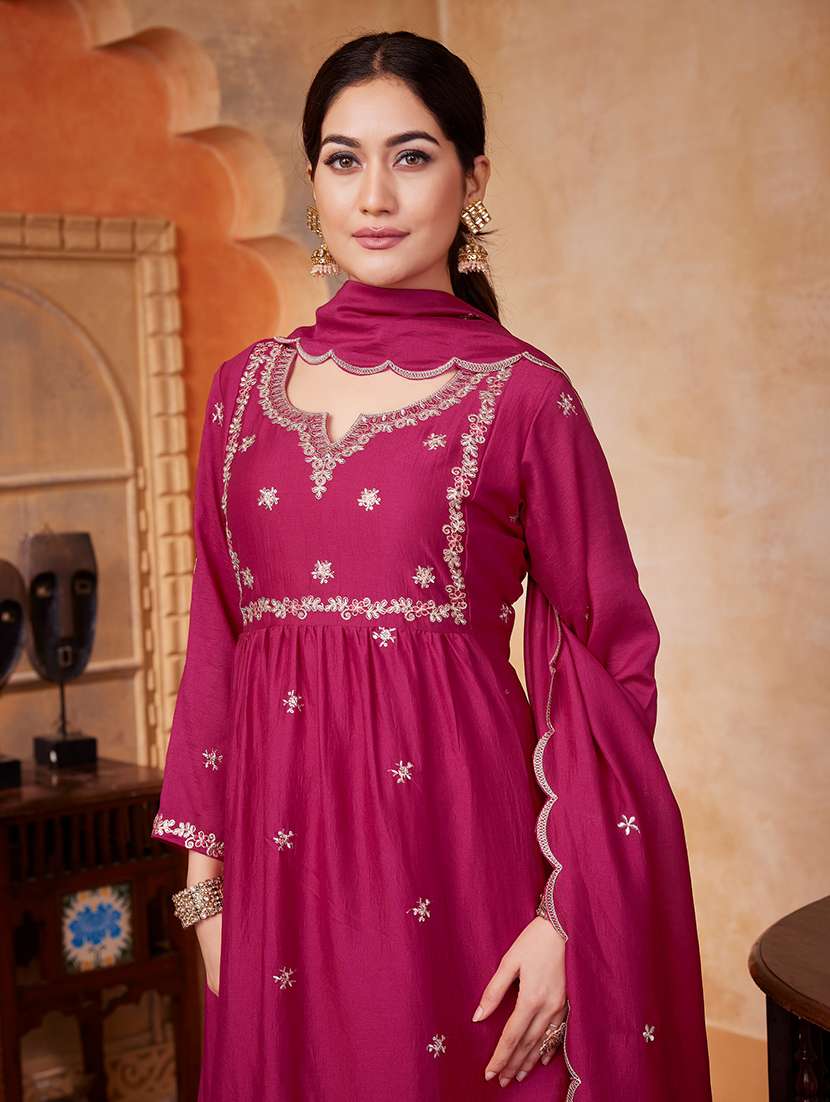women embroidered long sleeves kurta pant set with dupatta - 22577446 -  Standard Image - 1