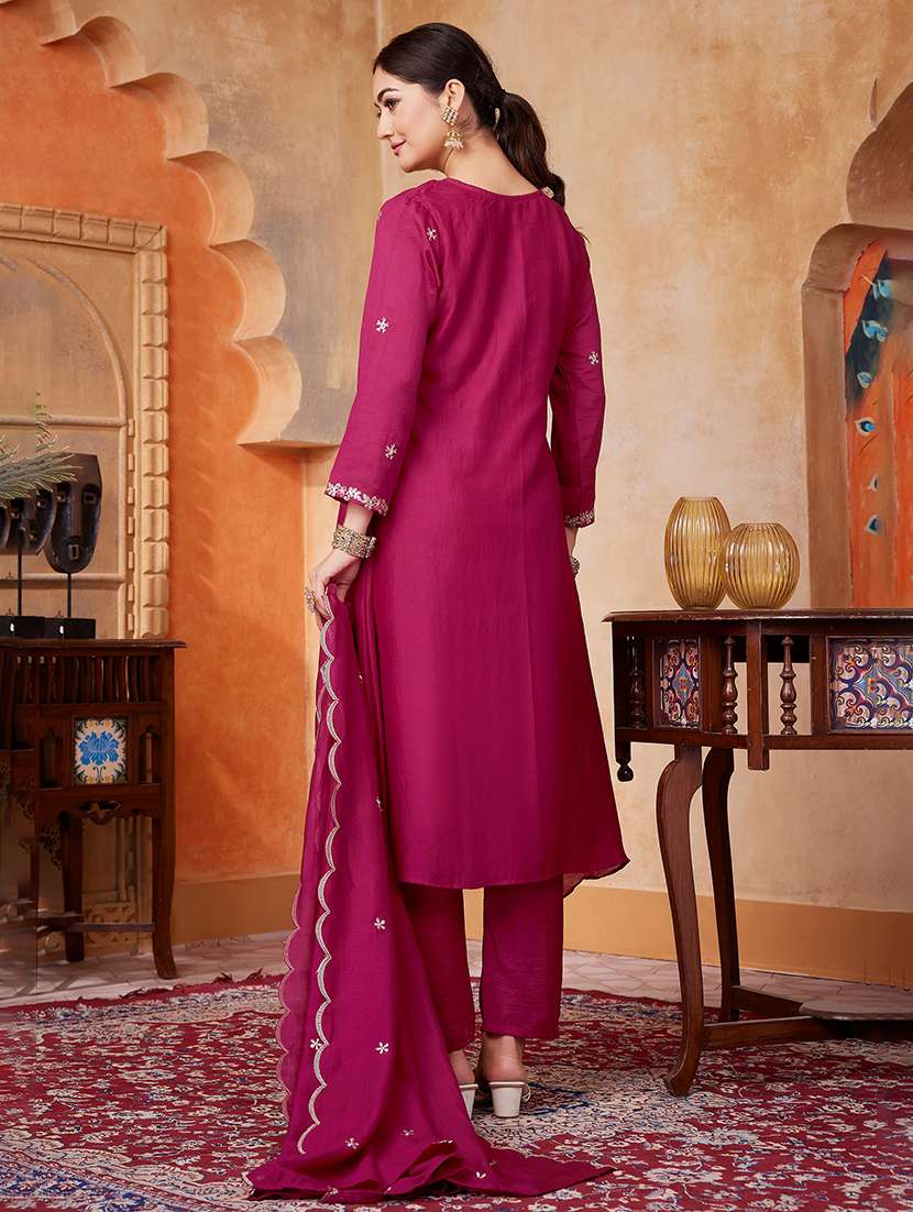women embroidered long sleeves kurta pant set with dupatta - 22577446 -  Standard Image - 4
