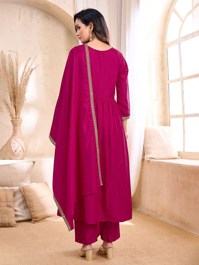 women embroidered three quarter sleeves kurta pant set with dupatta - 22577451 -  Standard Image - 4