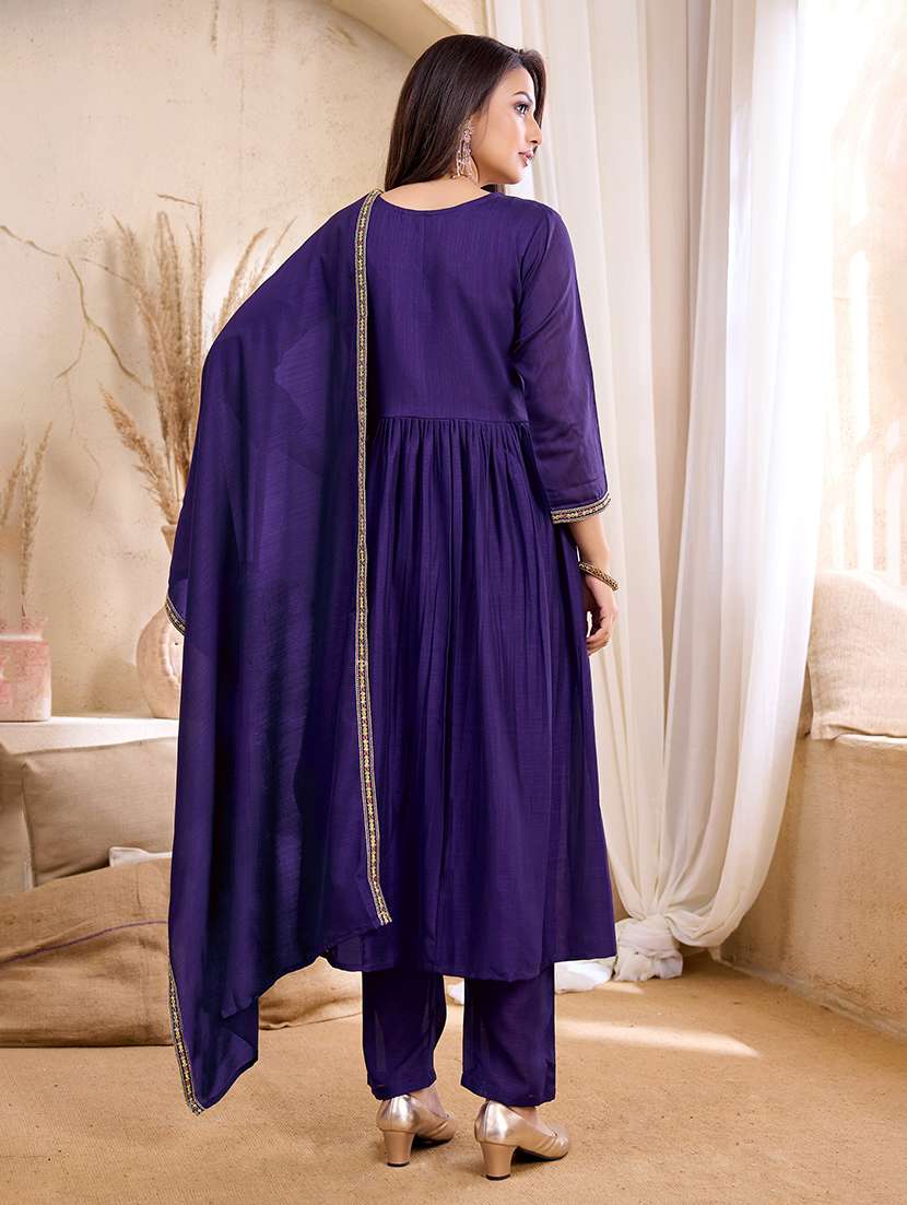 Women Embroidered Three Quarter Sleeves Kurta Pant Set With Dupatta - 22577452 -  Standard Image - 4