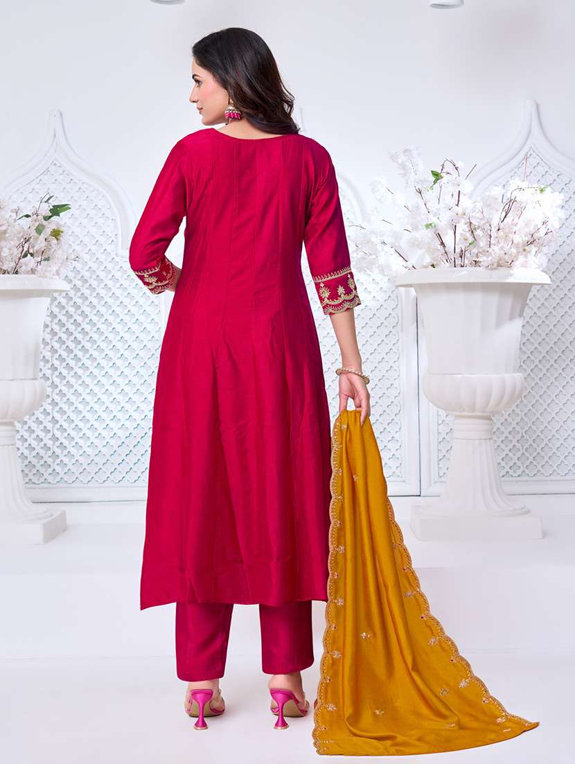 women embroidered three quarter sleeves kurta pant set with dupatta - 22577461 -  Standard Image - 4