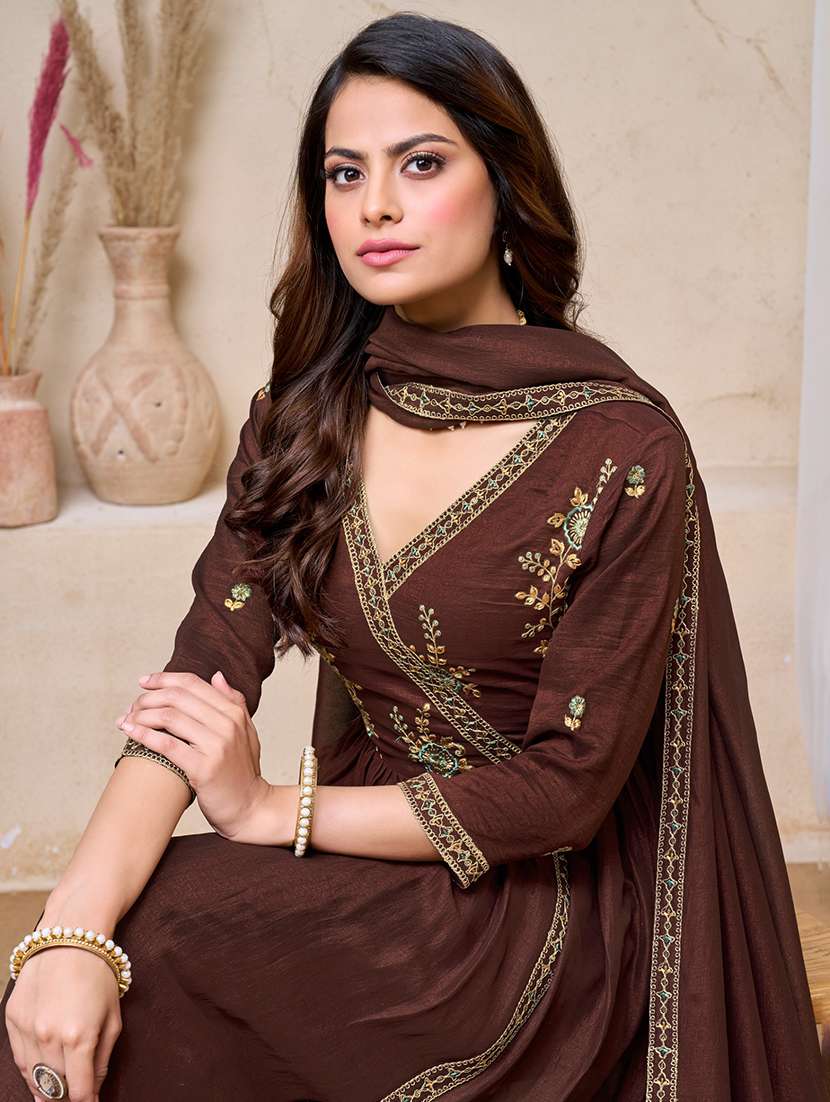 women embroidered three quarter sleeves kurta pant set with dupatta - 22577462 -  Standard Image - 1