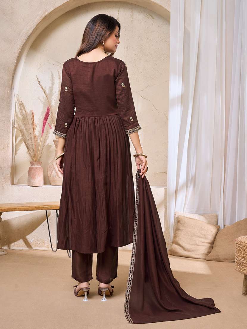 women embroidered three quarter sleeves kurta pant set with dupatta - 22577462 -  Standard Image - 4