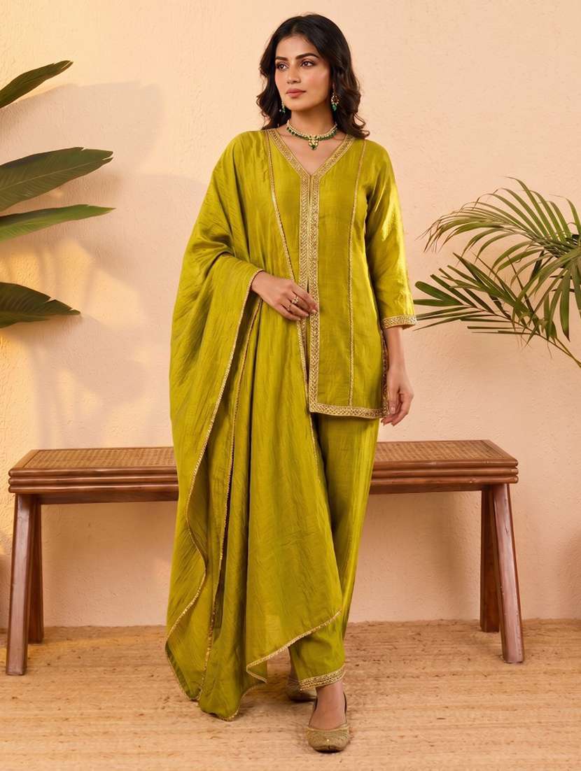 women embroidered three quarter sleeves kurta pant set with dupatta