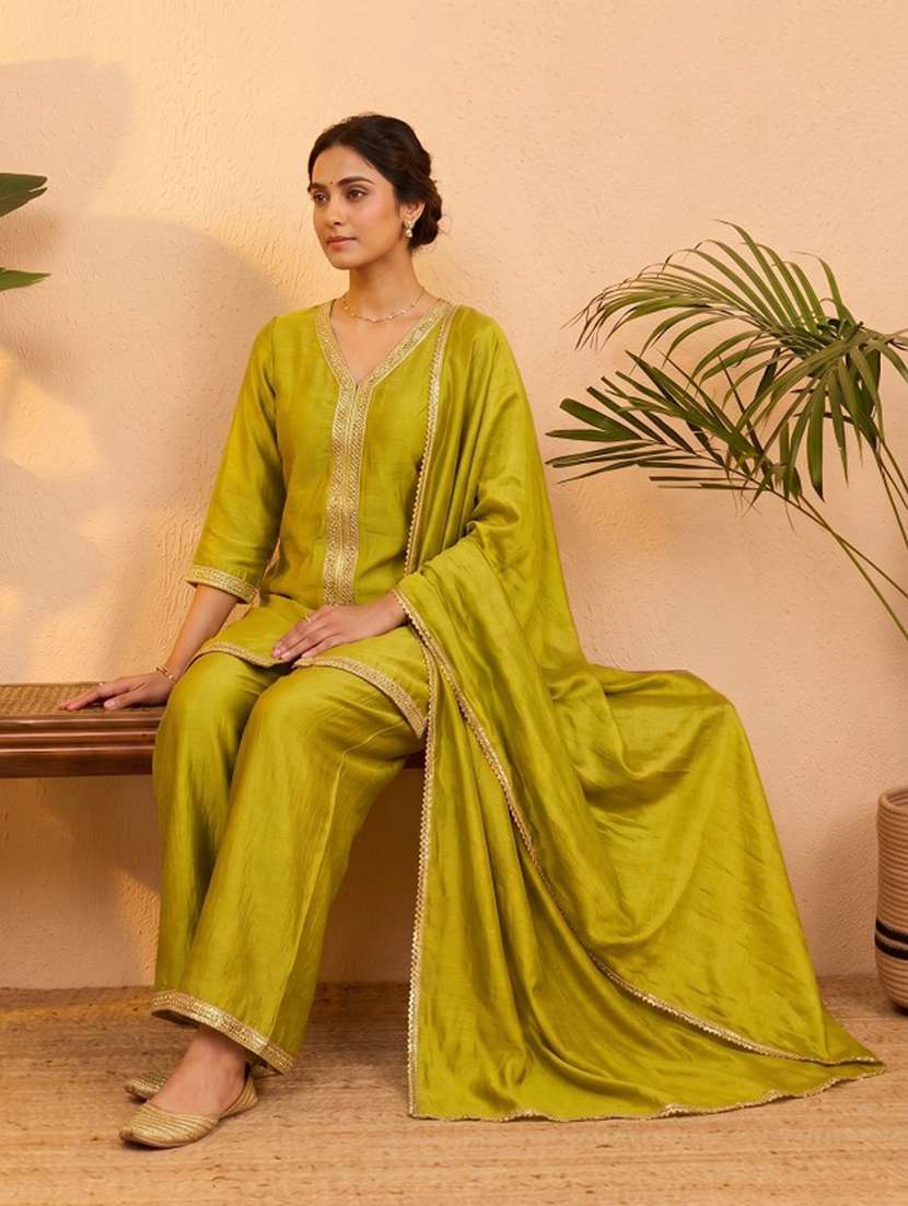 women embroidered three quarter sleeves kurta pant set with dupatta - 22577467 -  Standard Image - 4