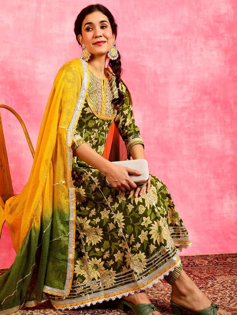 Women Printed Three Quarter Sleeves Kurta Pant Set With Dupatta - 22578394 -  Standard Image - 4