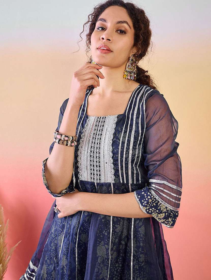 Women Printed Three Quarter Sleeves Kurta Sharara Set - 22578420 -  Standard Image - 1