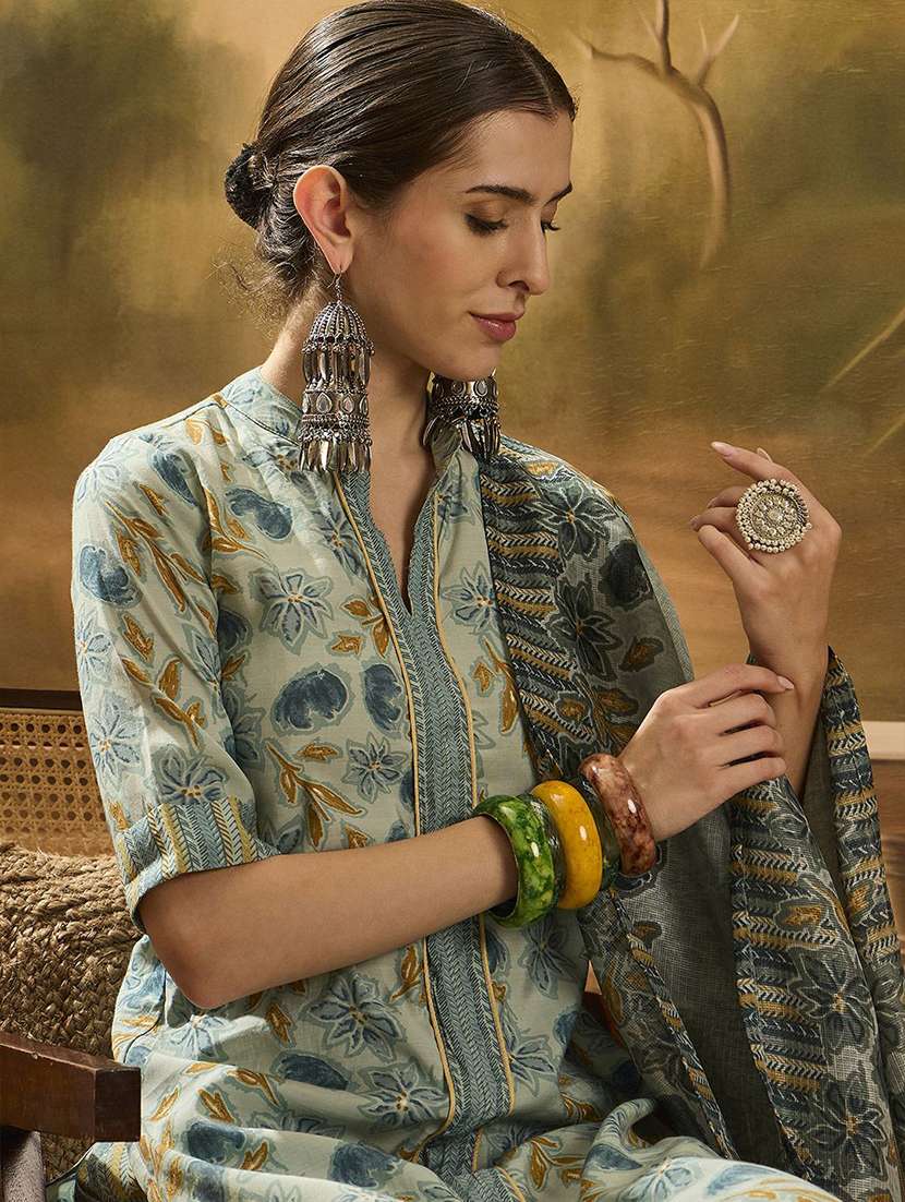Women Printed Three Quarter Sleeves Kurta Pant Set With Dupatta - 22578435 -  Standard Image - 1