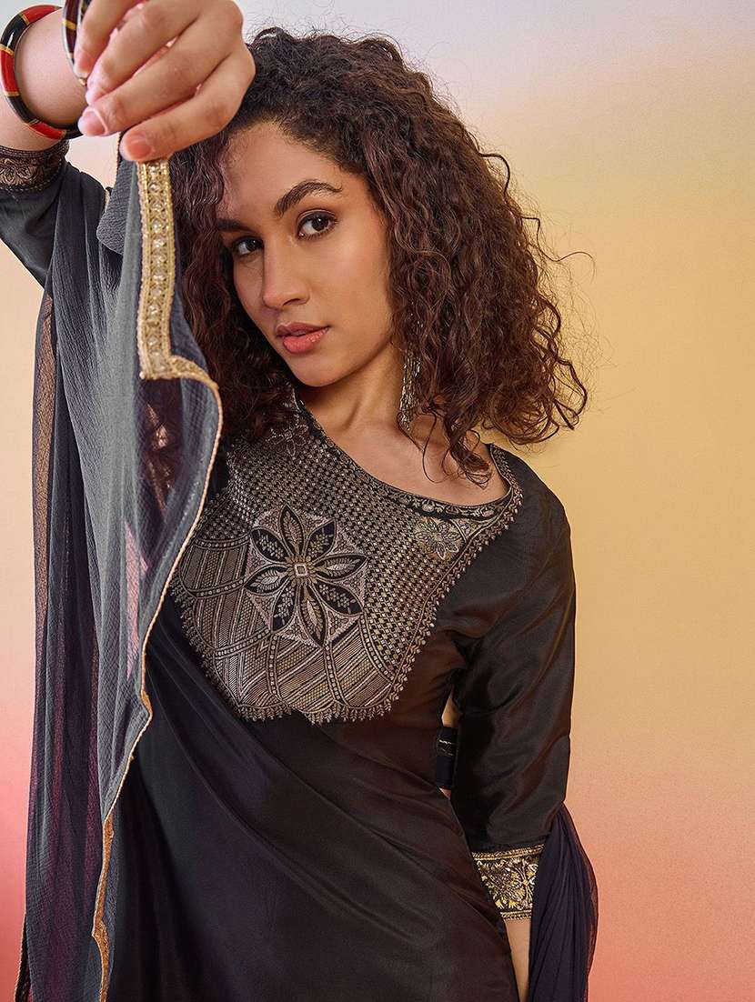 women self design three quarter sleeves kurta pant set with dupatta - 22578452 -  Standard Image - 1