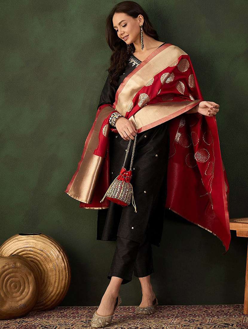 women embroidered three quarter sleeves kurta pant set with dupatta - 22578508 -  Standard Image - 4
