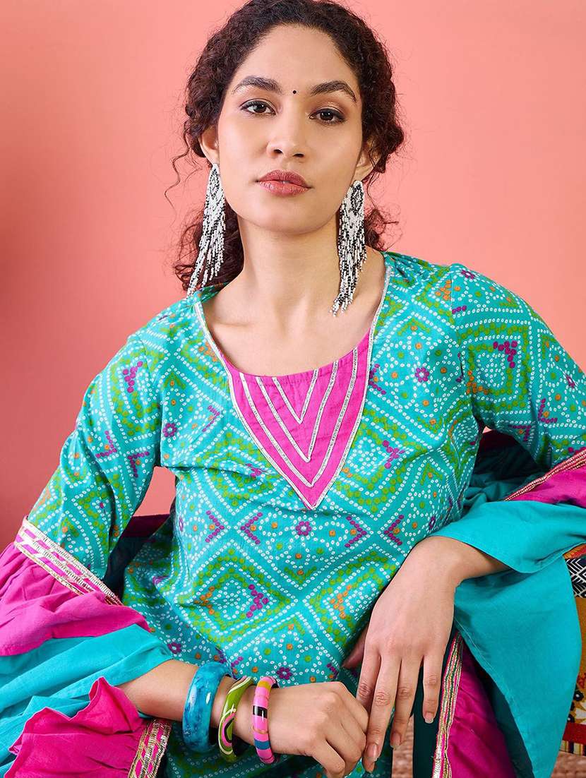 Women Printed Three Quarter Sleeves Kurta Pant Set With Dupatta - 22578515 -  Standard Image - 1