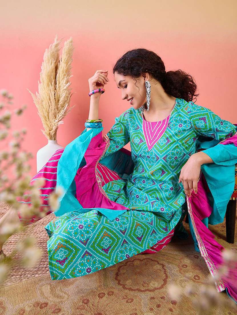 Women Printed Three Quarter Sleeves Kurta Pant Set With Dupatta - 22578515 -  Standard Image - 4
