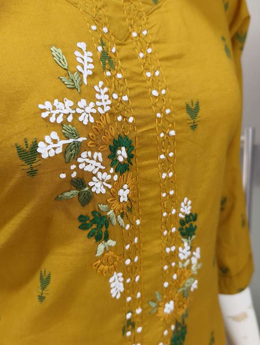 Women Printed Three Quarter Sleeves Straight Kurta - 22578884 -  Standard Image - 1