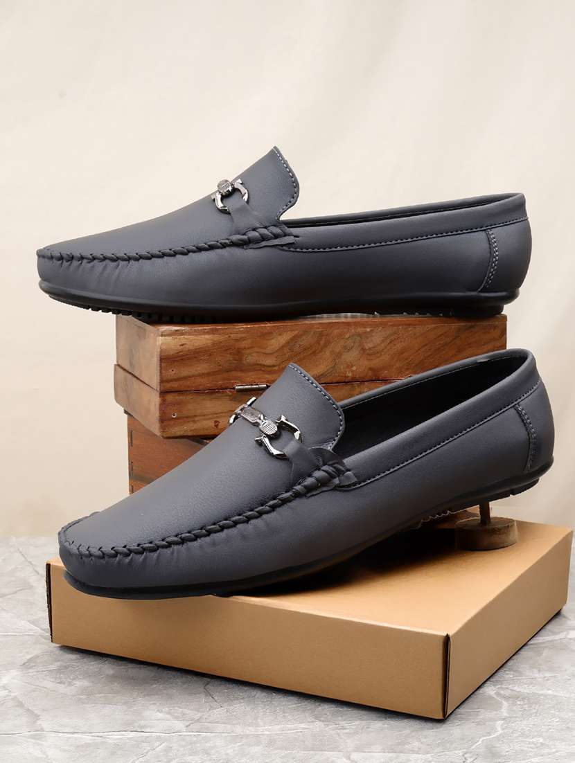 men solid slip on horsebit loafer