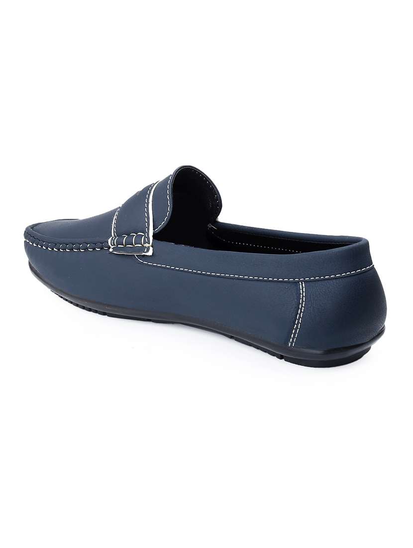 Men Solid Slip On Loafer - 22578966 -  Standard Image - 4
