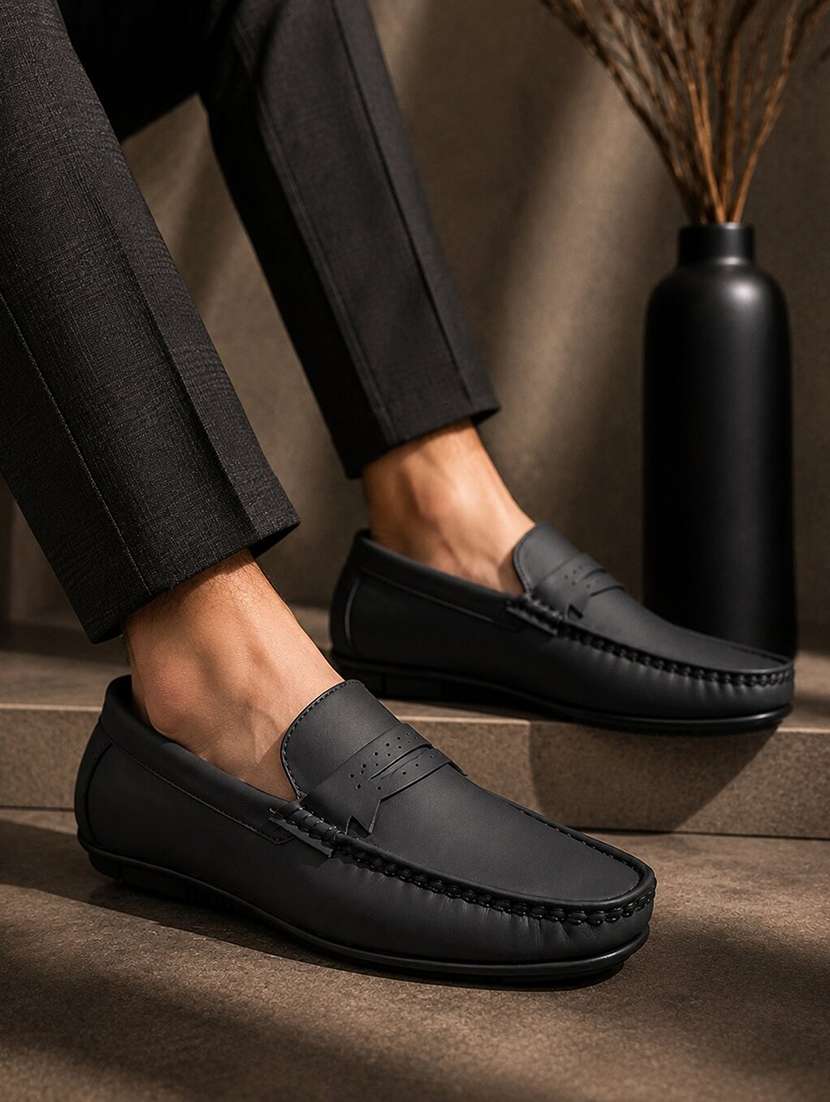 Men Solid Slip On Loafer - 22578984 -  Standard Image - 6