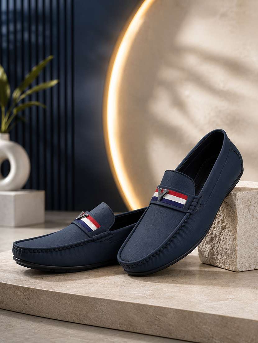Men Solid Slip On Loafer - 22578997 -  Standard Image - 1