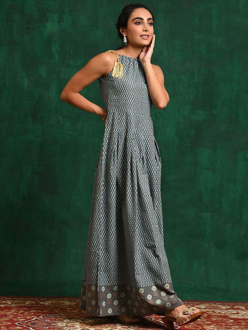 Women Printed Sleeveless Fit And Flare Dress - 22579102 -  Standard Image - 4