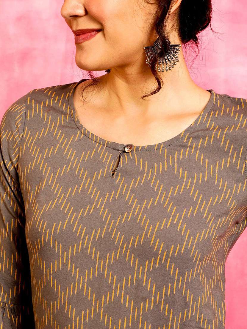 women printed bell sleeves straight kurta - 22579196 -  Standard Image - 1