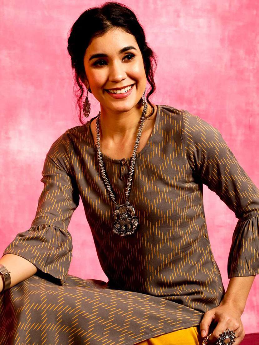 women printed bell sleeves straight kurta - 22579196 -  Standard Image - 4