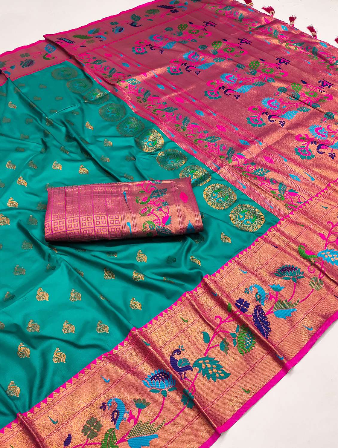women self design paithani saree with blouse - 22579235 -  Standard Image - 4